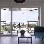 Revalia Vektor Fantastic View Apartment